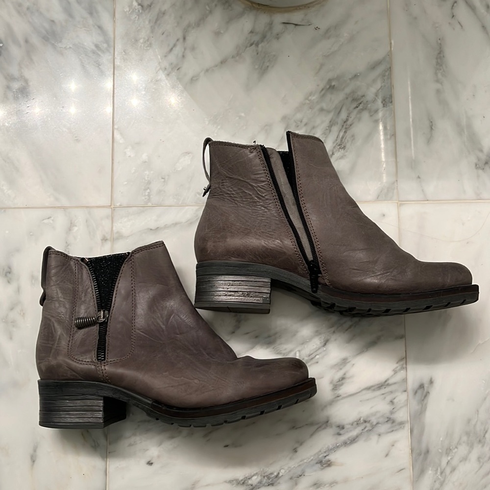 Women’s Dromedaris booties